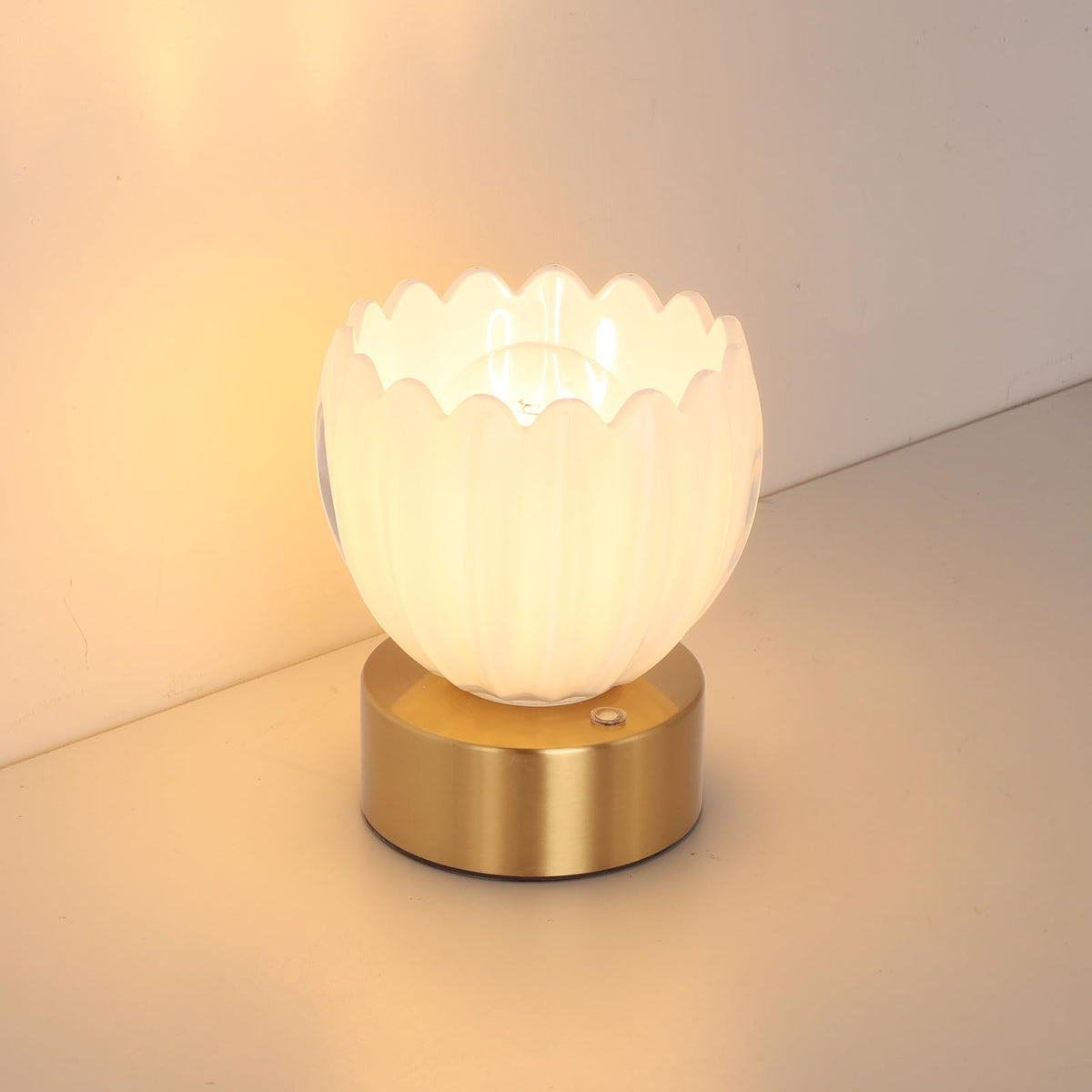 Shenmoyl Tulip Table Lamp with 5000mAh Battery & Touch Control, Cordless Table Lamp with 3 Colors, Dimmable Rechargeable Table Lamps for Bedroom, Nightstands, Living Room, Entryways (Amber Tulip)